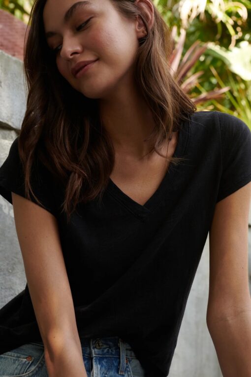 JILIAN ORIGINAL SLUB V-NECK TEE