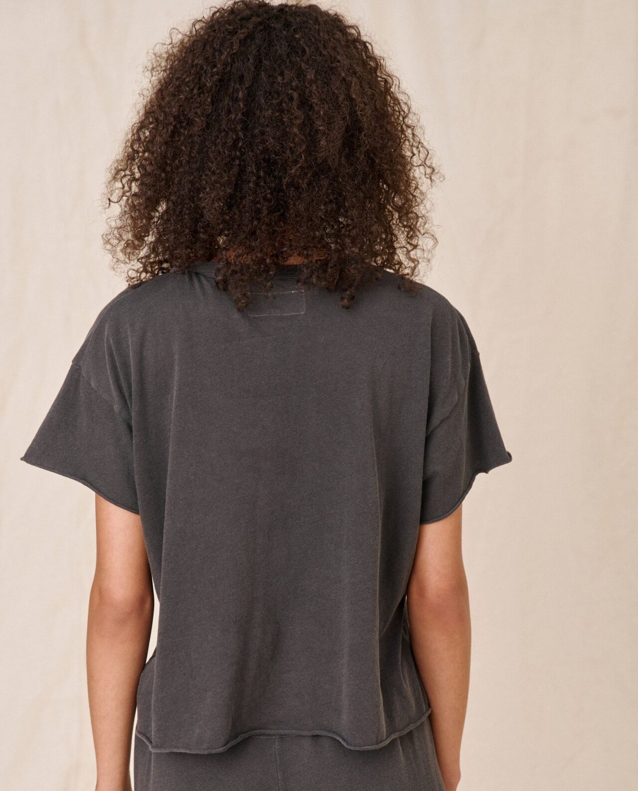 ⁦THE GREAT -CROP TEE⁩ – תמונה ⁦2⁩