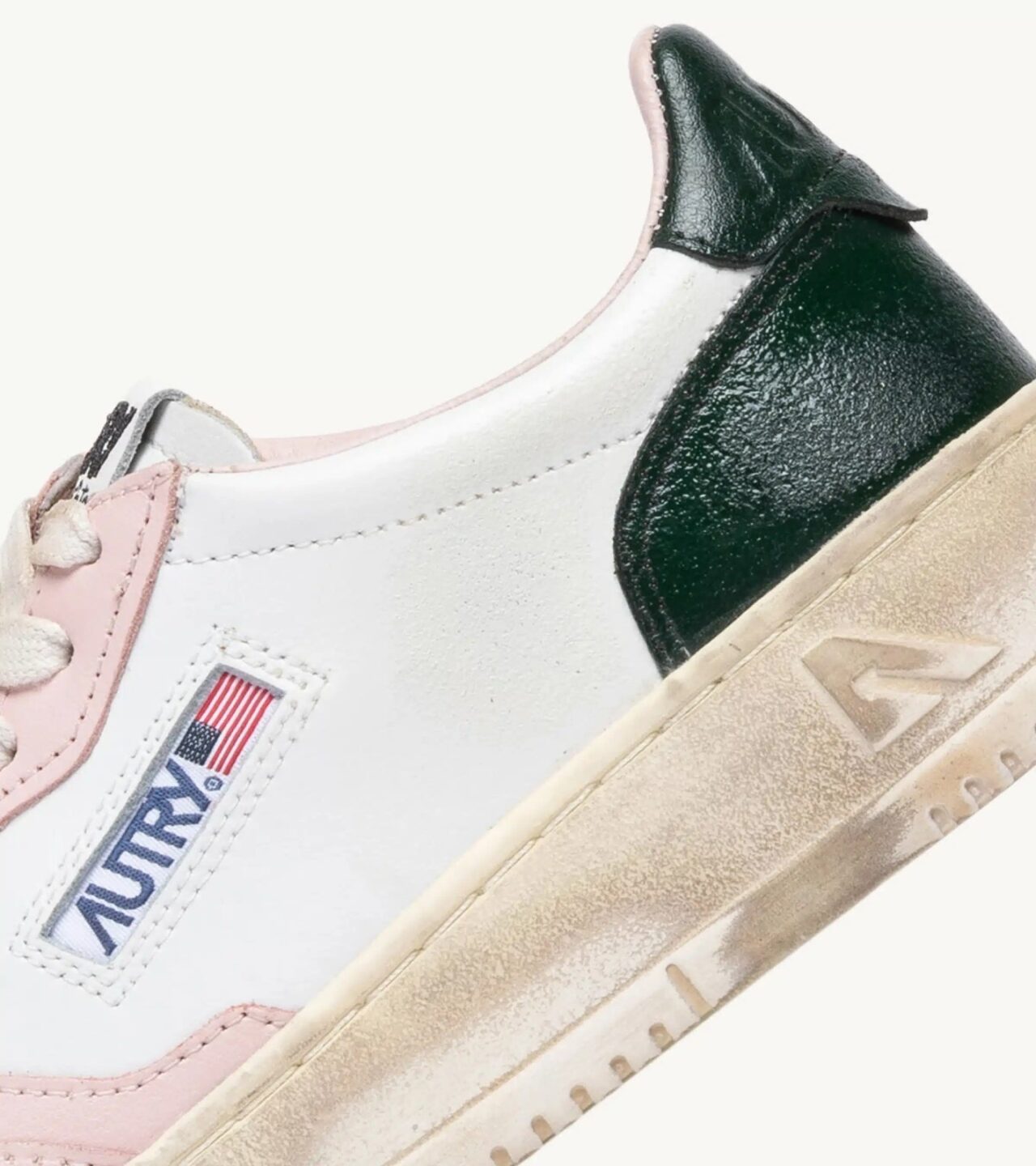 ⁦AUTRI - MEDALIST LOW SUPER VINTAGE SNEAKERS⁩ – תמונה ⁦3⁩
