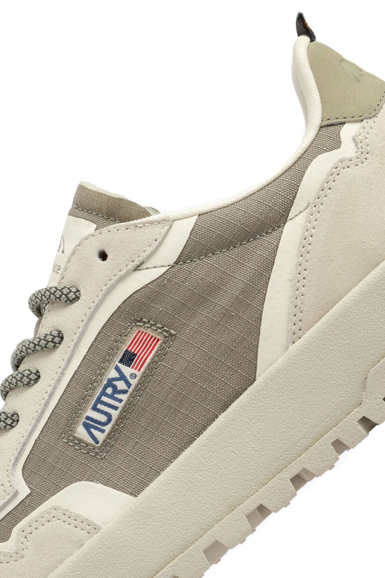 ⁦AUTRY - WILDPACE LOW SNEAKERS IN ELMOND AND WHITE CORDURA AND SUEDE⁩ – תמונה ⁦2⁩
