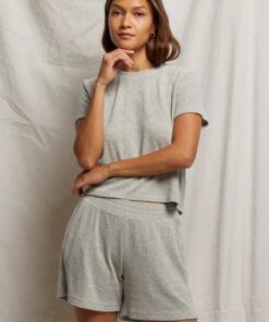 PERFECT WHITETEE - EMILY