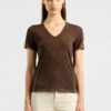 ⁦COTTONCITIZEN - V NECK TEE - VINTAGE ESPRESSO⁩ – תמונה ⁦3⁩