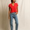 ⁦PERFECT WHITE – V NECK TEE- ALANIS⁩ – תמונה ⁦3⁩