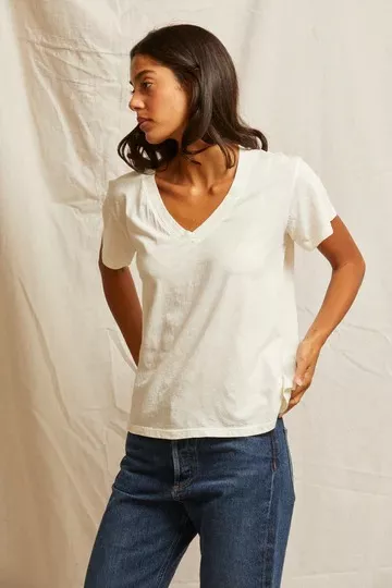 PERFECT WHITE -V-NECK T HENDRIX